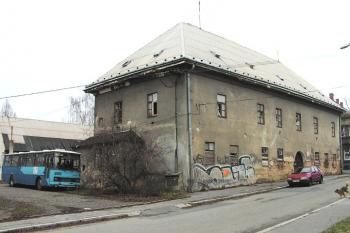 celkový pohled na zámek od jihu ( © Jan P. Štěpánek 01/2005)