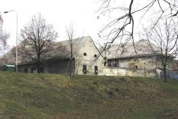celkový pohled na zámek od západu ( © Jan P. Štěpánek 01/2005)