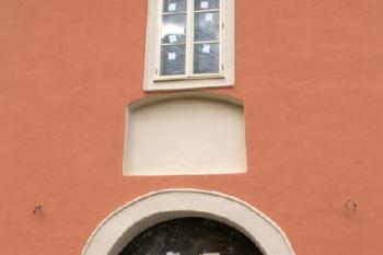 Opravený vstupní portál dveří ( © Miroslav BITTER 10/2006)
