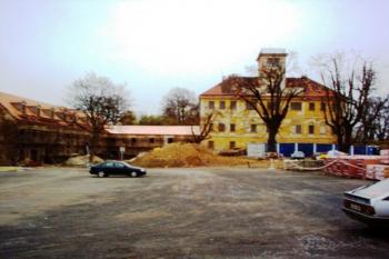 Kunratický zámek (© Karel Fazekas, 11/2006)