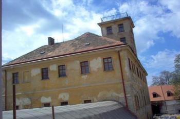 Kunratický zámek (© Karel Fazekas, 04/2007)