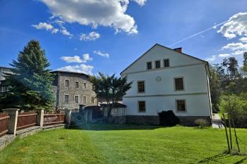 mlýn Skály - mlýnská budova a mlynářská vila (© Jan P. Štěpánek  04/2025)