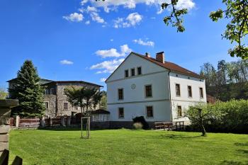 mlýn Skály - mlýnská budova a mlynářská vila (© Jan P. Štěpánek  04/2025)