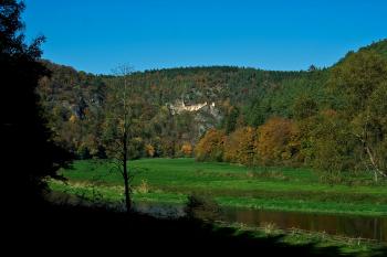 pohled na hrad od řeky. (© Václav ŠABAT, 10/2010)