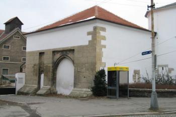 vstupní brána předhradí ( © Koalix 29.2.2004)