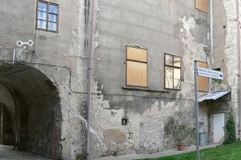 Původně věžová brána ( © Petr Turyna 09/2006)