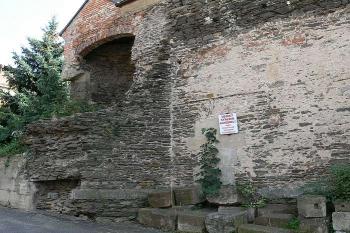 Trosky předbraní ( © Petr Turyna 09/2006)