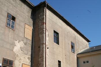 Severní část paláce od jihovýchodu (© Ivan Grisa, 07/2008)