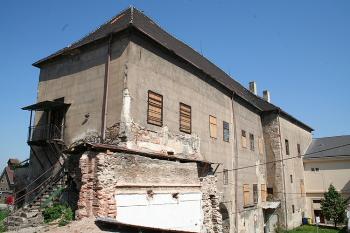 Východní stěna paláce z bývalých ječných půd (© Ivan Grisa, 08/2008)