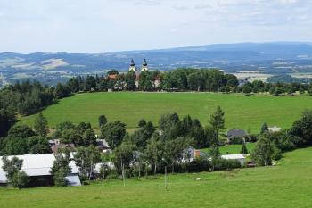 Pohled z rozhledny Val (© Ji 13 Va 08/2021)