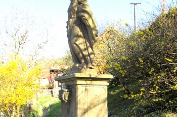 Socha Panny Marie v Chržíně, obci v okrese Kladno. (© Pavel Vítek  04/2025)