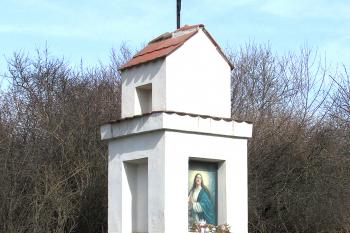 Výklenková kaple na severním okraji města Odolena Voda. (© Pavel Vítek  03/2025)