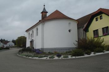 pohled na kapli z jihovýchodu (© Jaroslav Špiroch  10/2024)