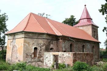 pohled od severu před rekonstrukcí kostela (© Pavel Zany Komárek 2. 7. 2009)