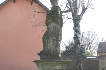 Socha sv. Jana Neponuckého ve Starých Ouholicích v okrese Mělník. (© Pavel Vítek  04/2025)