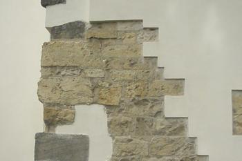 Odkryté zbytky románské architektury (©doxa  , 12/2013)