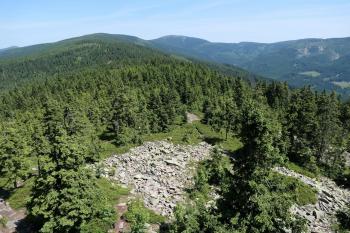 Pohled z rozhledny (© Marek Janoszek 06/2025)