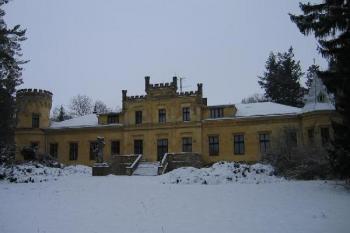 Zahradní partie zámku ( © Pavel Vítek 01/2006)