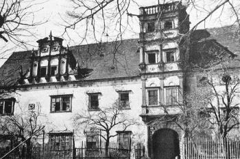 Zámek Ahníkov před demolicí (© anon., před r. 1985)