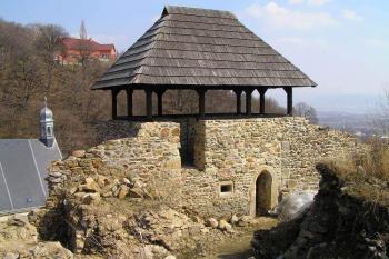Hrad Krupka (© Daniela Endrštová, 4/2006)