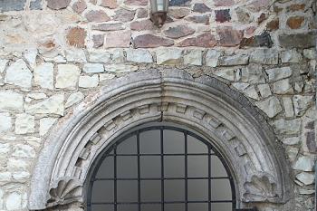 Renesanční portál do sklepních prostor (© Ivan Grisa, 09/2008)