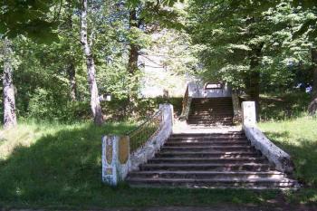 staré schodiště ku kostelíku (© Stanislav Drda 05/2005)