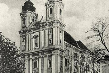 kostel kolem r. 1918 (zdroj: zdroj: https://farnost.velkelevare.info/historia/kostol-mena-panny-marie/)