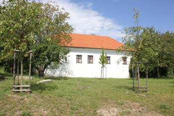 fara (© Luděk Vláčil  07/2025)