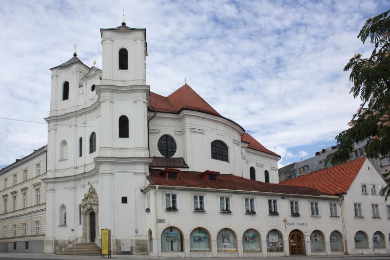 klášter trinitářů s kostelem sv. Jana z Mathy