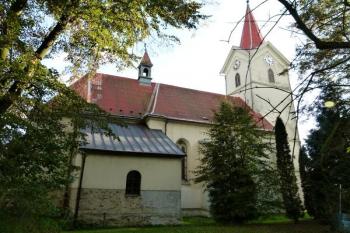 severní průčelí kostela ( © Jan P. Štěpánek 10/2011)