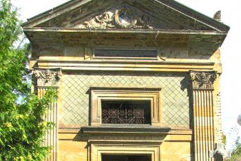 Kaple na hřbitově v Klecanech. (© Pavel Vítek  07/2025)