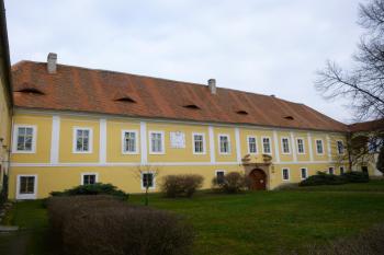 zámek Nové Dvory (© Vlastislav Mareček, 03/2016)