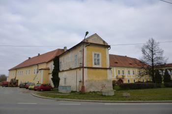 zámek Nové Dvory (© Vlastislav Mareček, 03/2016)