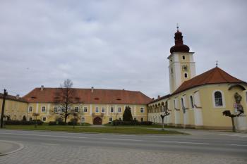 zámek Nové Dvory (© Vlastislav Mareček, 03/2016)