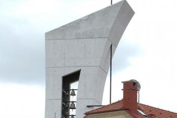 Klášter bosých karmelitánek z Ávily v Drastech u Klecan. (© Pavel Vítek  08/2025)
