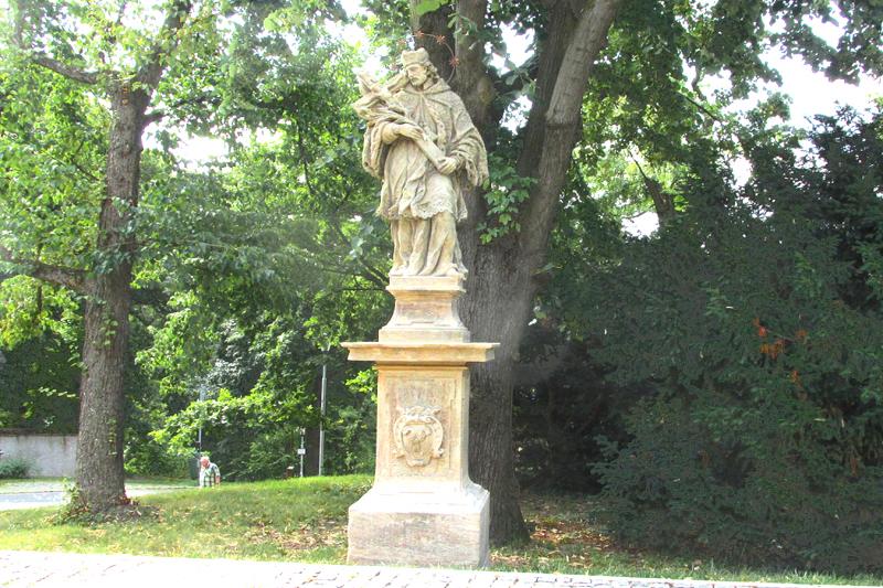 socha sv. Jana Nepomuckého socha sv. Jana Nepomuckého