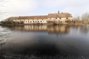 Chotěbudice dvůr (© Josef Bauer 01/2020)