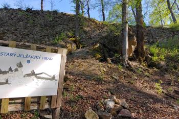 Jelšavský hrad (© Sedepete 04/2019)