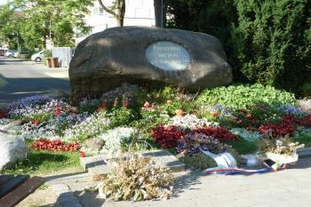  (© Pavel Semple 07/2013)