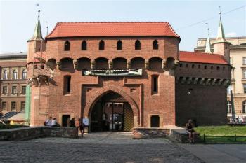 barbakán před Florianskou branou ( © Petr Turyna 07/2004)