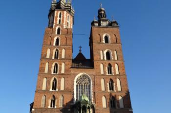hlavní průčelí kostela ( © Jan P. Štěpánek 12/2015)