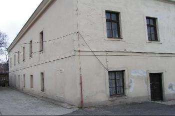 Jihozápadní nároží ( © Petr Turyna 02/2004)
