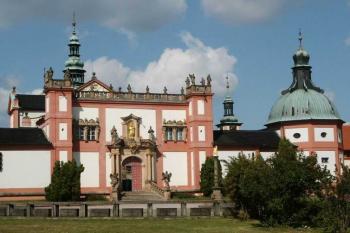 Svatá Hora v Příbrami (©   9/2004 Josef Houdek)
