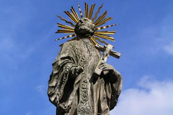 Sochařská výzdoba ( © Roman Řezáč 07/2004)