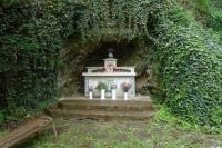 výklenková kaple Lurdská jeskyně