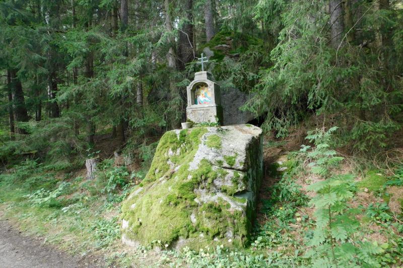 kaplička s obrazem Panny Marie Sedmibolestné kaplička s obrazem Panny Marie Sedmibolestné