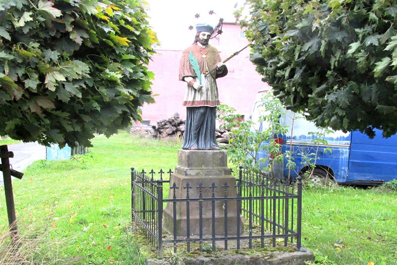 socha sv. Jana Nepomuckého socha sv. Jana Nepomuckého