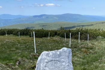 Trojmezník (© Lukáš Sádecký 06/2025)