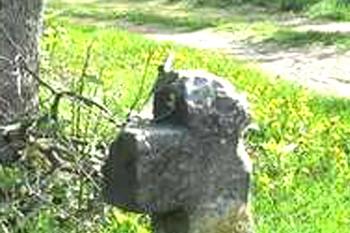 Smírčí kříž v Kamenickém Šenově. (© Pavel Vítek  10/2025)