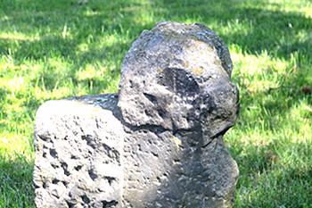 Smírčí kříž v Kamenickém Šenově. (© Pavel Vítek  10/2025)